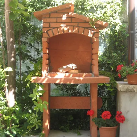 House Elena * Lindar